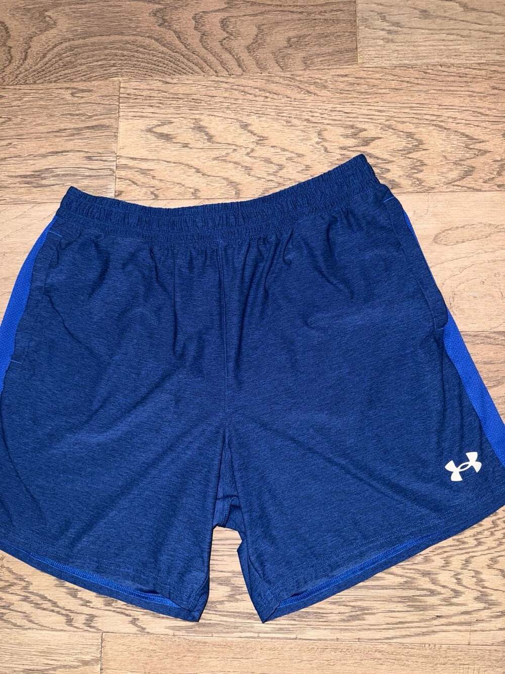 Under Armour Blue Heathered Athletic Workout Shorts with Mesh Side Panels Size L